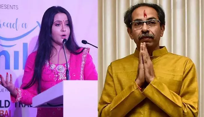 महाराष्ट्र के पूर्व CM देवेंद्र फडणवीस की पत्नी ने CM उद्धव ठाकरे को बताया भोगी,सीएम योगी से सीख लेने की दी सलाह