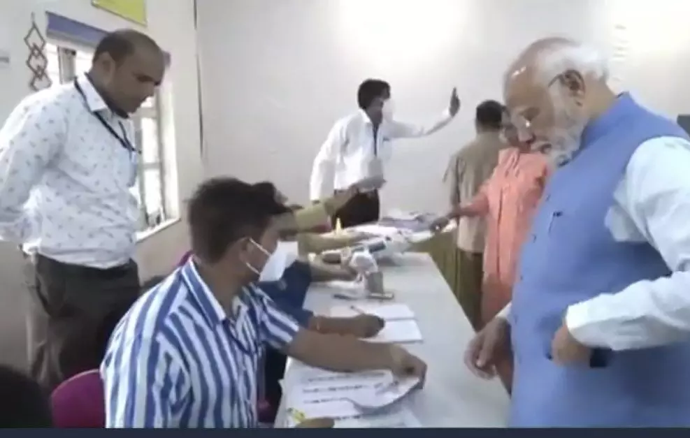 गुजरात में फाइनल फेज की 93 सीटों पर मतदान आज, PM मोदी ने अहमदाबाद में डाला वोट, लगे मोदी-मोदी के नारे