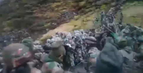 भारतीय सेना ने चीनी सैनिकों पर जमकर बरसाई लाठियां, दौड़ा -दौड़ा कर खदेड़ा, वीडियो वायरल