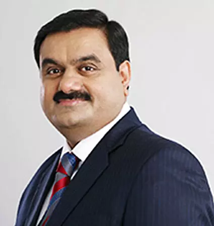अडानी समूह को प्रणव और राधिका रॉय ने बेचे अपने शेयर,गौतम अडानी 65% हिस्सेदारी के साथ बने NDTV  के नए मालिक