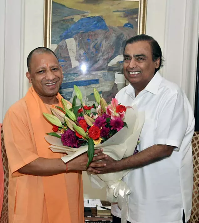 CM योगी ने की मुकेश अंबानी से मुलाकात, मुंबई में मुख्यमंत्री योगी को मिला ₹5 लाख करोड़ का निवेश