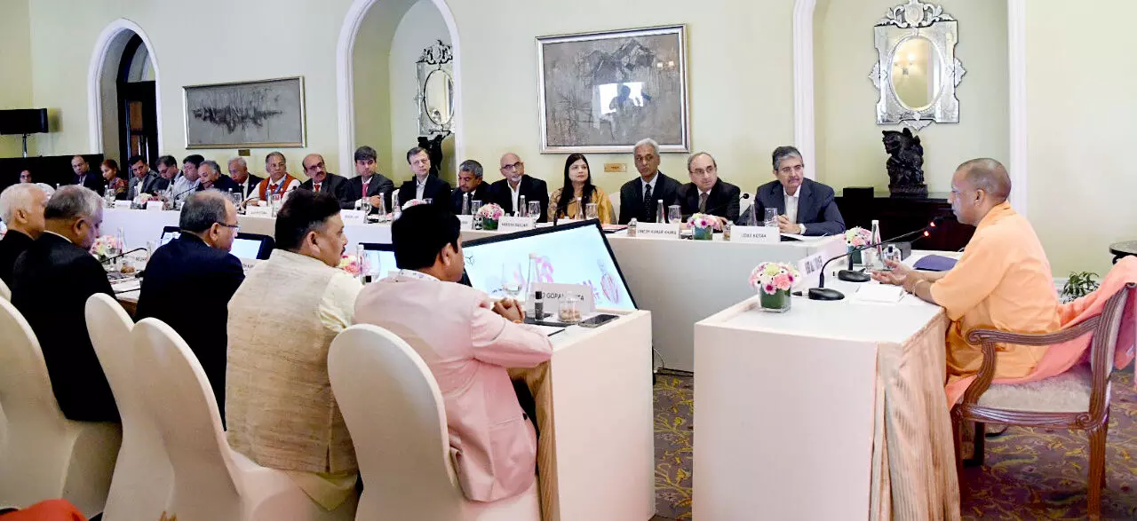 बैंकिंग जगत के दिग्गजों से मिले CM योगी,कहा - आइए साथ मिलकर बनाए नए भारत का नया उत्तरप्रदेश