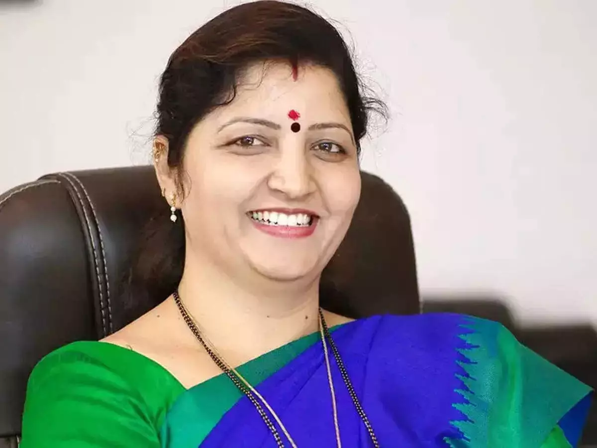 NCP नेता रुपाली चाकणकर BJP में हो सकती है शामिल, महाराष्ट्र महिला आयोग की हेड है रुपाली